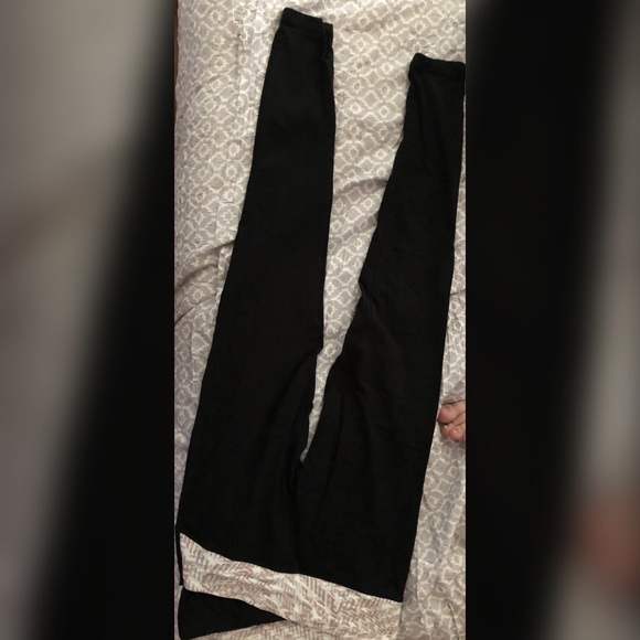 VICTORIA SECRET LEGGINGS - Picture 1 of 8